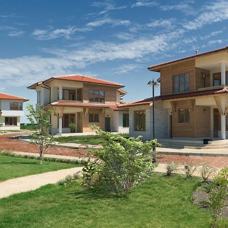 بالشيك Lighthouse Apartments And Villas المظهر الخارجي الصورة