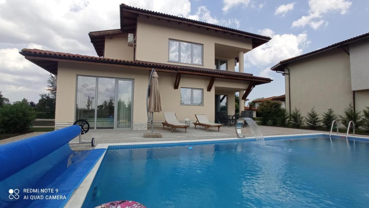 بالشيك Lighthouse Apartments And Villas المظهر الخارجي الصورة