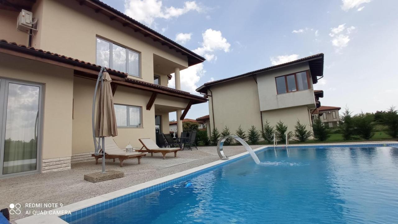 بالشيك Lighthouse Apartments And Villas المظهر الخارجي الصورة